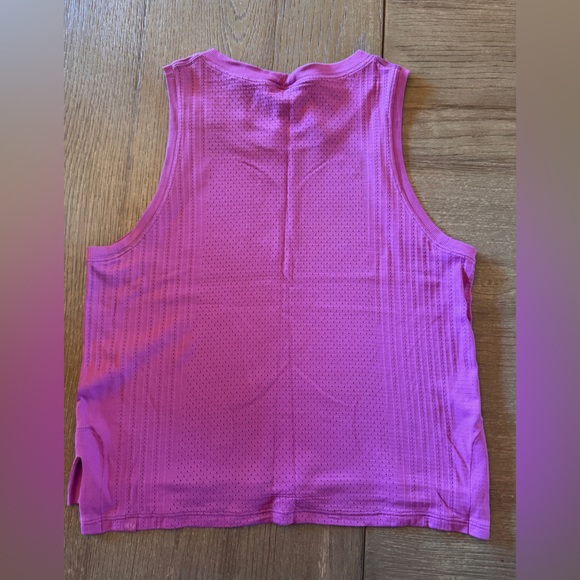 Lululemon muscle tank - Picture 5 of 5